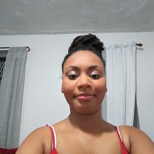 Meet your Posher, Monique